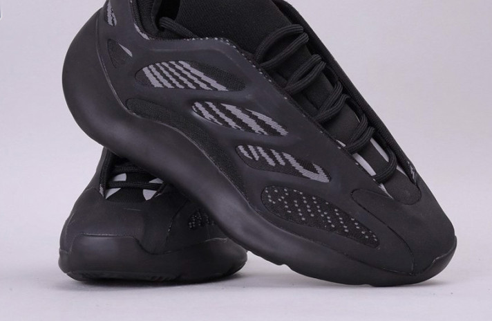 Кроссовки Adidas Yeezy 700 V3 Black Alvah H67799 черные, фото 2
