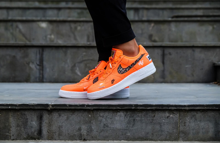 Кроссовки Nike Air Force 1 Low Just Do It Total Orange AR7719-800 оранжевые, кожаные, фото 6