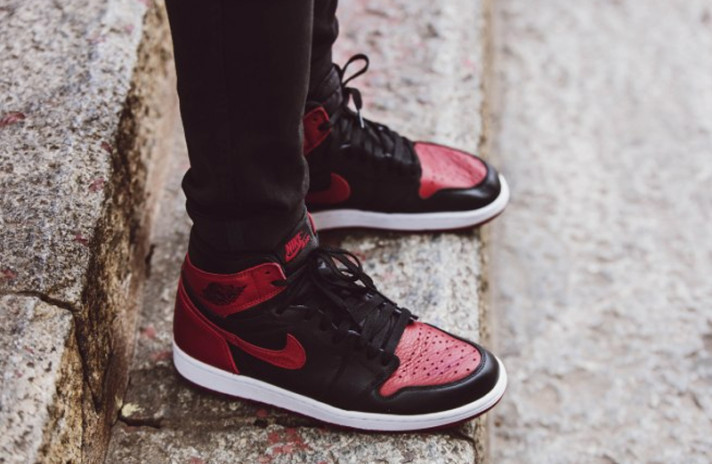 Кроссовки Nike Air Jordan 1 High Bred Banned Black Red 555088-001 черные, красные, кожаные, фото 5
