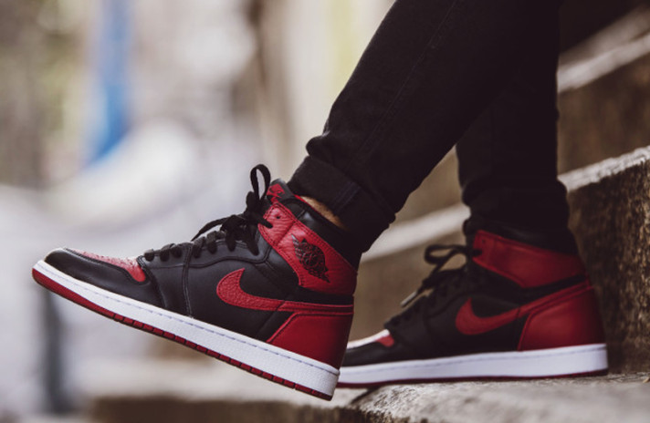 Кроссовки Nike Air Jordan 1 High Bred Banned Black Red 555088-001 черные, красные, кожаные, фото 6