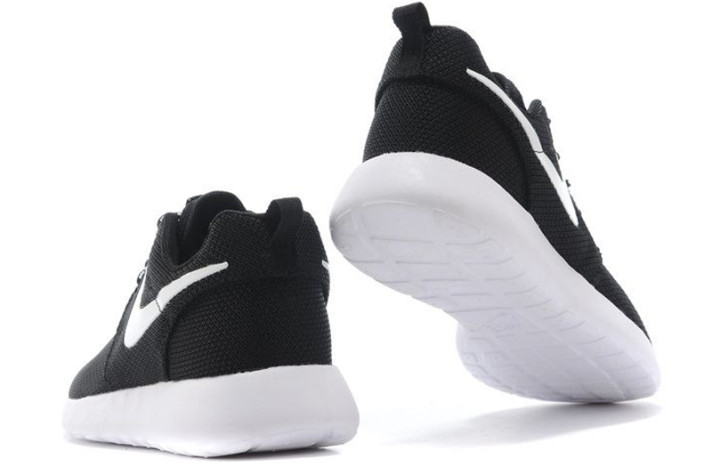 Кроссовки Nike Roshe Run Black White Classic 844994-002 черные, фото 3