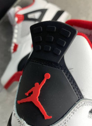 Кроссовки Nike Air Jordan 4 (IV) White Varsity Red живое фото 4