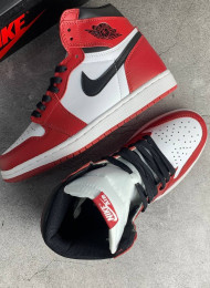 Кроссовки Nike Air Jordan 1 Mid Chicago живое фото 2
