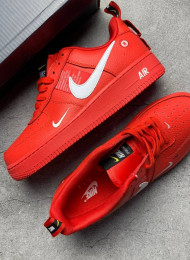 Кроссовки Nike Air Force 1 Low LV8 Utility Red живое фото 2