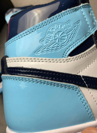 Кроссовки Nike Air Jordan 1 High UNC Patent живое фото 4