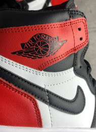 Кроссовки Nike Air Jordan 1 Mid Black Toe живое фото 3