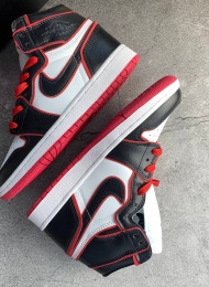 Кроссовки Nike Air Jordan 1 High Bloodline живое фото 1