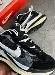 Кроссовки Nike Sacai Vaporwaffle Black White живое фото 3